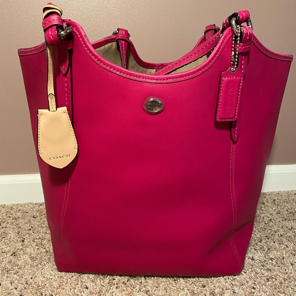 Large Leather Fuschia Coach Tote Bag - Picture 1 of 8